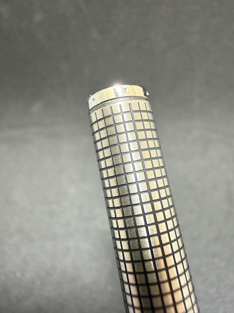 Pilot Hi-Tecpoint fountain pen set with silver checkered metal pattern in dedicated case with instruction manual