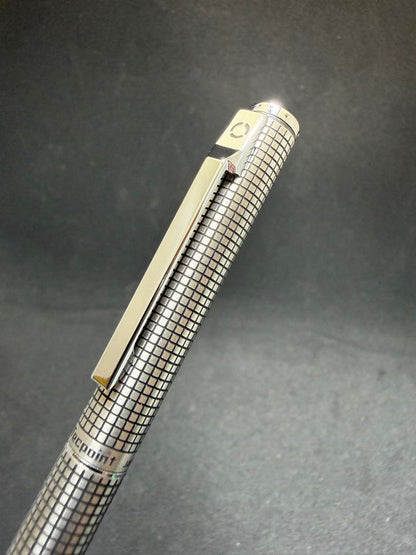 Pilot Hi-Tecpoint fountain pen set with silver checkered metal pattern in dedicated case with instruction manual