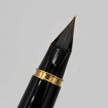 New PILOT Deluxe Lacquer Fountain Pen with 18K-750 Fine F nib in lacquer finish and gift box