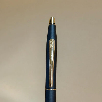 CROS Classic Century black matte twist pen measuring 136mm with 7.7mm diameter axis