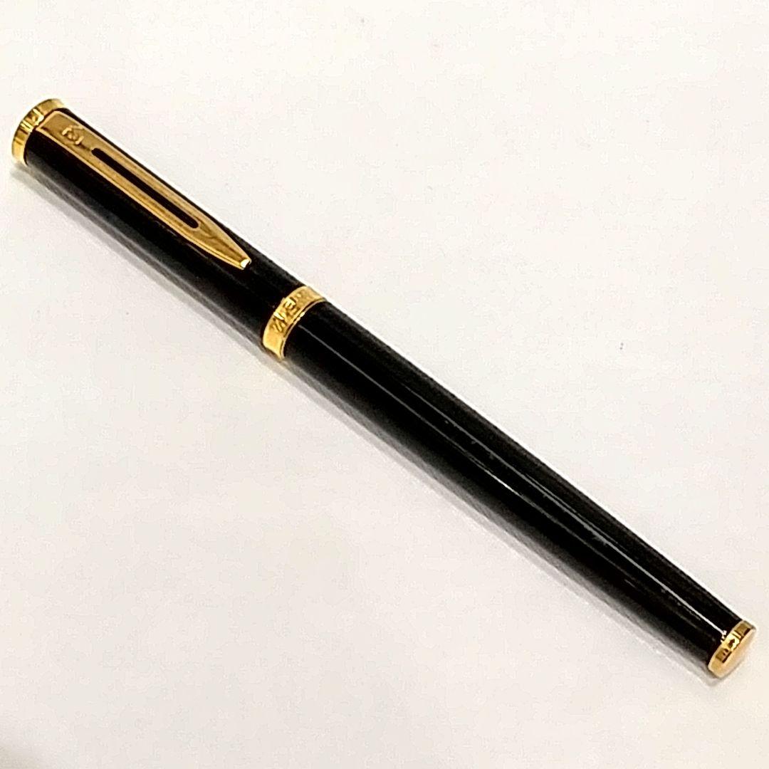 Waterman fountain pen with 18K 750 fine nib in black and gold finish with included box and instruction manual