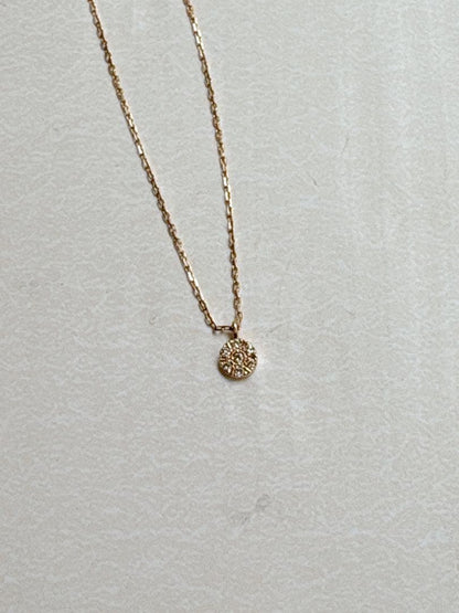 agete K10 pave diamond necklace with 0.03ct diamonds and 40cm chain on white background
