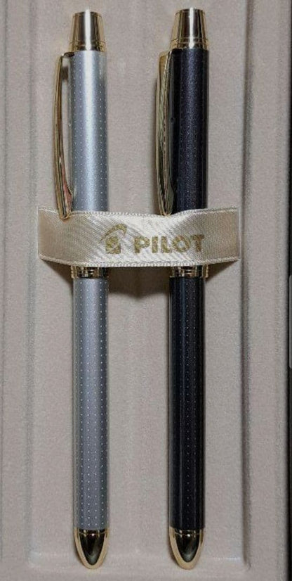 Pilot 2+1 Ridge multi-function pen set with white and black gold pens and included carrying case