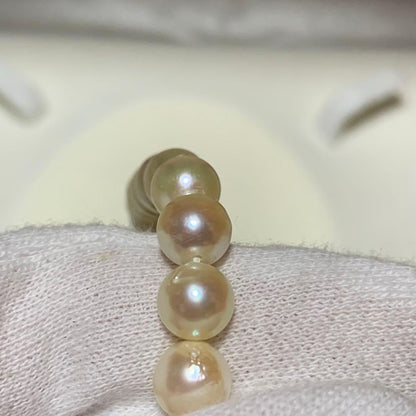 Akoya pearl necklace with silver clasp showing 7mm pearls on a 43 cm strand
