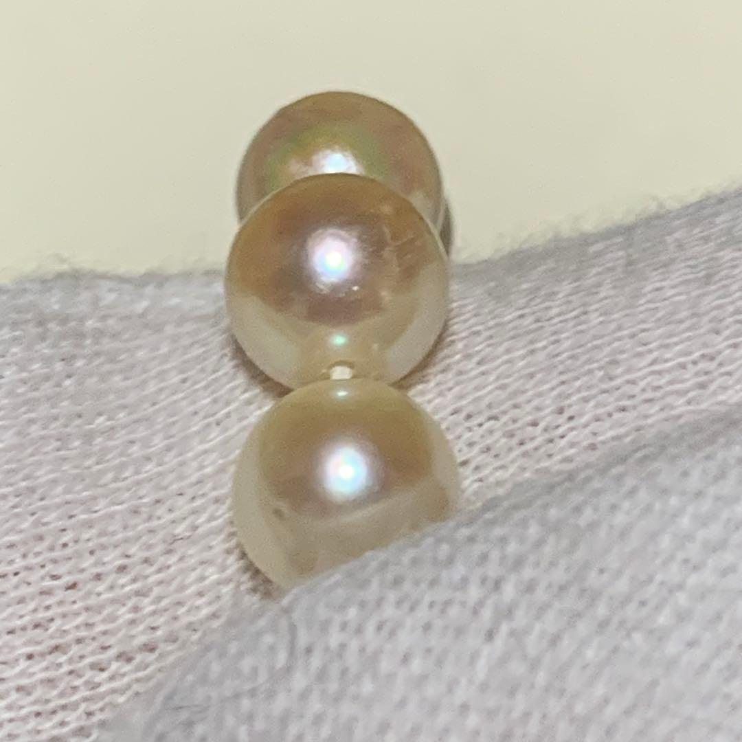 Akoya pearl necklace with silver clasp showing 7mm pearls on a 43 cm strand