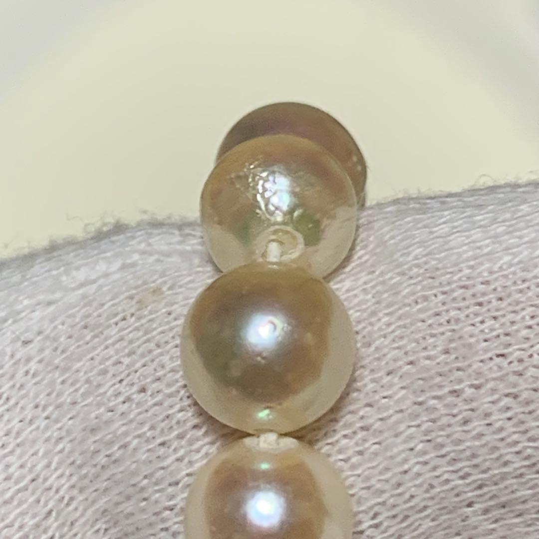 Akoya pearl necklace with silver clasp showing 7mm pearls on a 43 cm strand