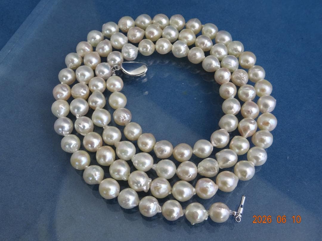 Akoya pearl necklace with 8-8.5 mm baroque pearls and silver clasp, 83 cm (32.7 in) long