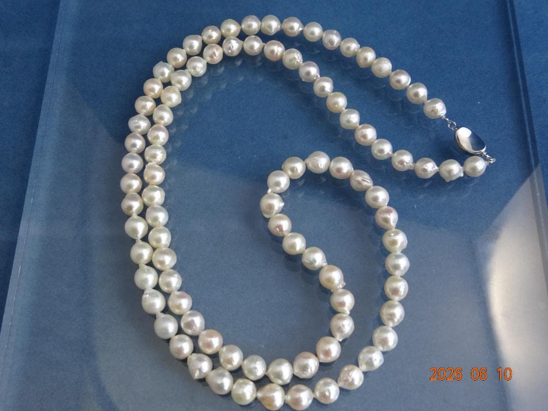 Akoya pearl necklace with 8-8.5 mm baroque pearls and silver clasp, 83 cm (32.7 in) long