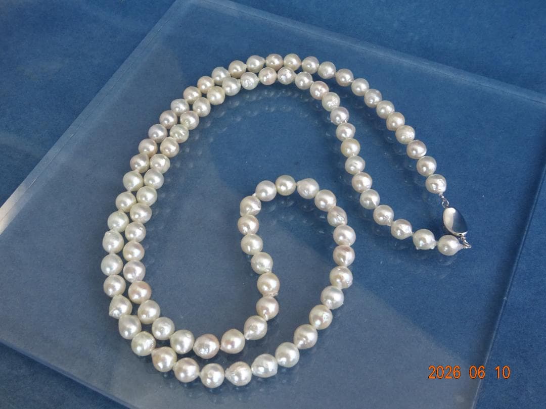 Akoya pearl necklace with 8-8.5 mm baroque pearls and silver clasp, 83 cm (32.7 in) long