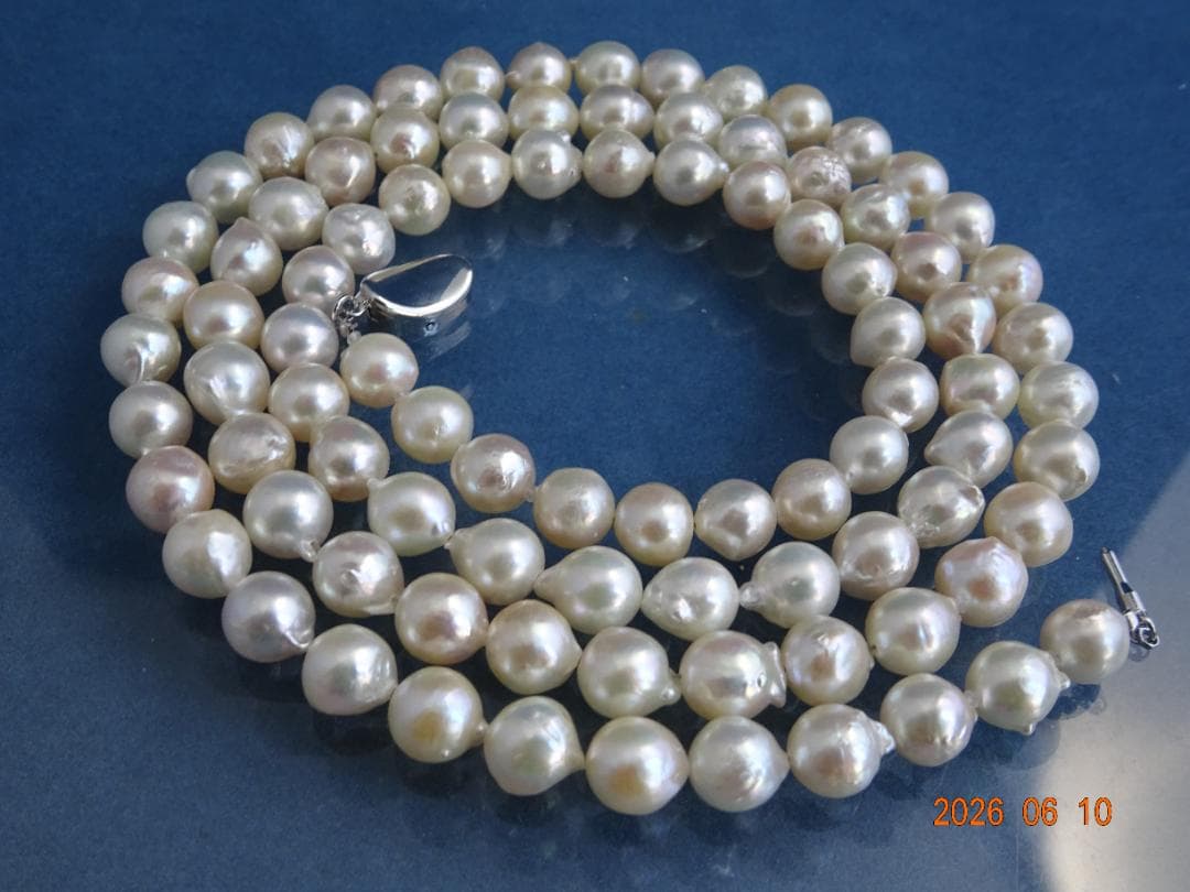 Akoya pearl necklace with 8-8.5 mm baroque pearls and silver clasp, 83 cm (32.7 in) long