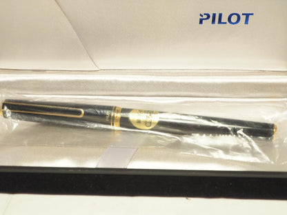 Pilot Fountain Pen Black Gold with 14K fine nib and included black case on white background
