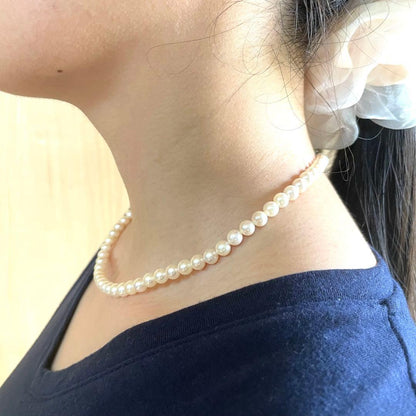 Natural white Akoya pearl necklace with 6 to 6.5mm pearls, approximately 42cm long