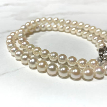 Natural white Akoya pearl necklace with 6 to 6.5mm pearls, approximately 42cm long