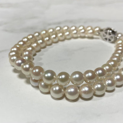 Natural white Akoya pearl necklace with 6 to 6.5mm pearls, approximately 42cm long