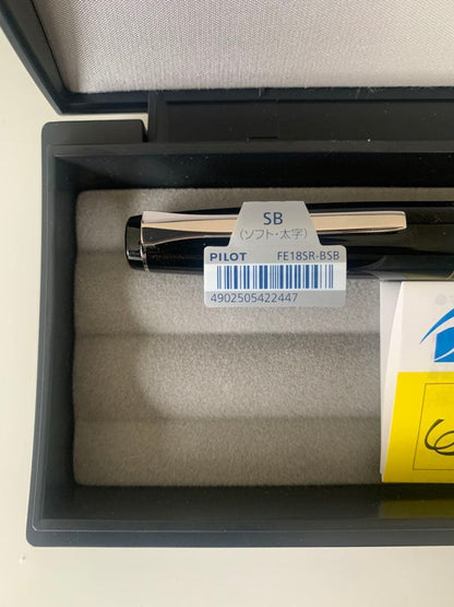 PILOT Elabo Fountain Pen SB model FE-18SR-B-SB in black color with box and accessories