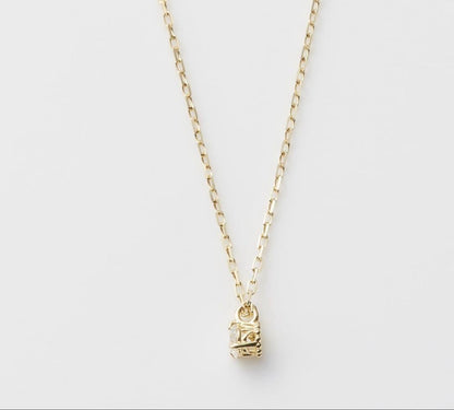 Agat 18K gold diamond necklace with 0.05CT stones and adjustable 40 cm chain