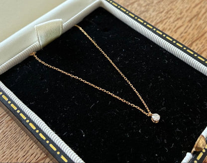 Agat 18K gold diamond necklace with 0.05CT stones and adjustable 40 cm chain