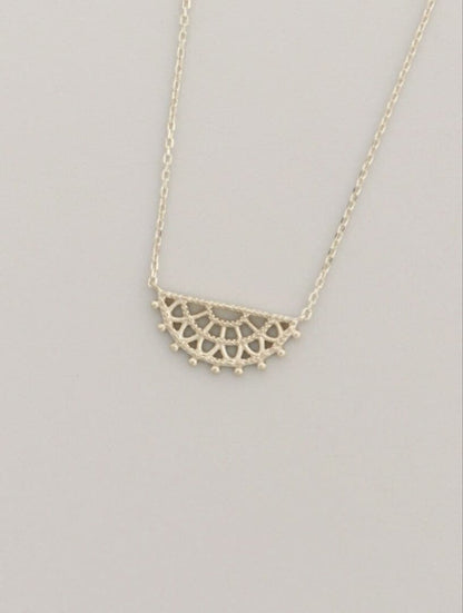 Agete champagne white gold necklace with 40cm length and small motif in K10 gold