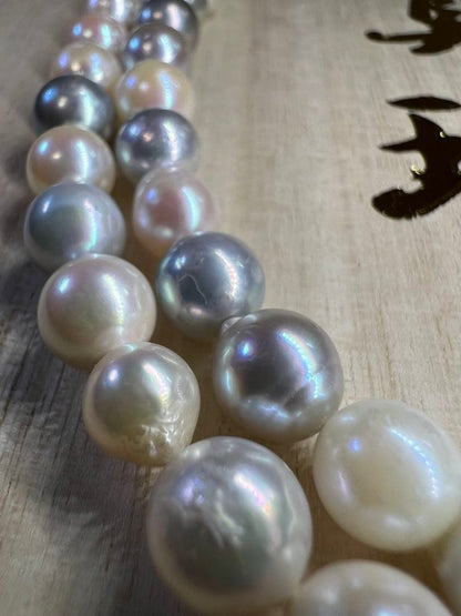 Baroque 80cm necklace with 6.5-8.5mm Akoya and black pearls weighing 67.25g