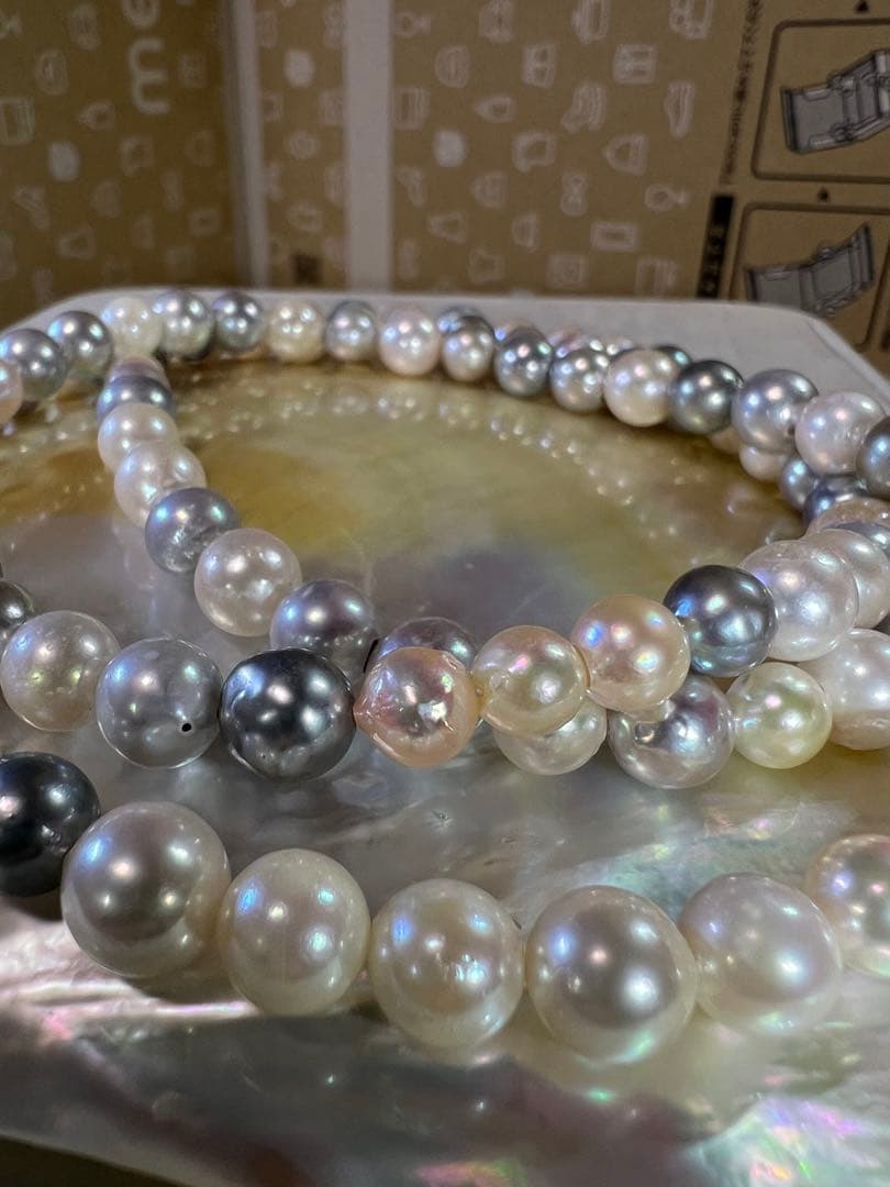 Baroque 80cm necklace with 6.5-8.5mm Akoya and black pearls weighing 67.25g