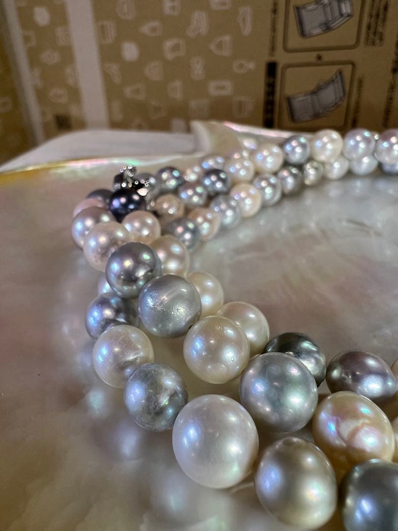 Baroque 80cm necklace with 6.5-8.5mm Akoya and black pearls weighing 67.25g
