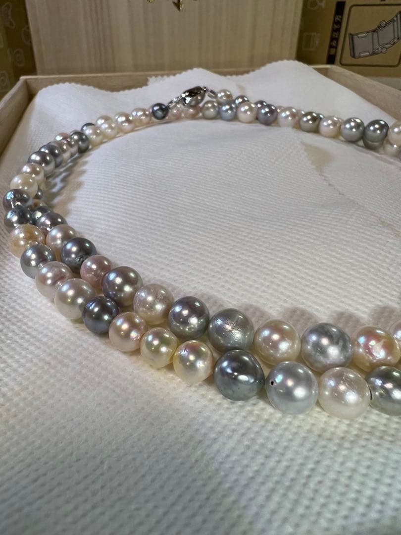 Baroque 80cm necklace with 6.5-8.5mm Akoya and black pearls weighing 67.25g