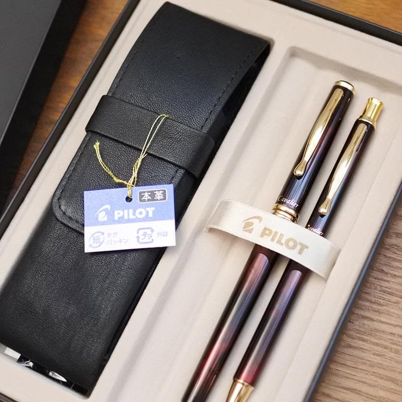 Pilot Old Cavalier fountain pen and oil-based ballpoint pen set with leather case and S.I initials