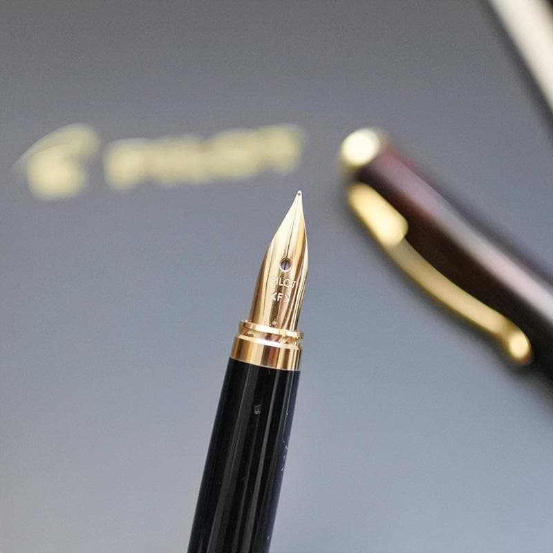 Pilot Old Cavalier fountain pen and oil-based ballpoint pen set with leather case and S.I initials
