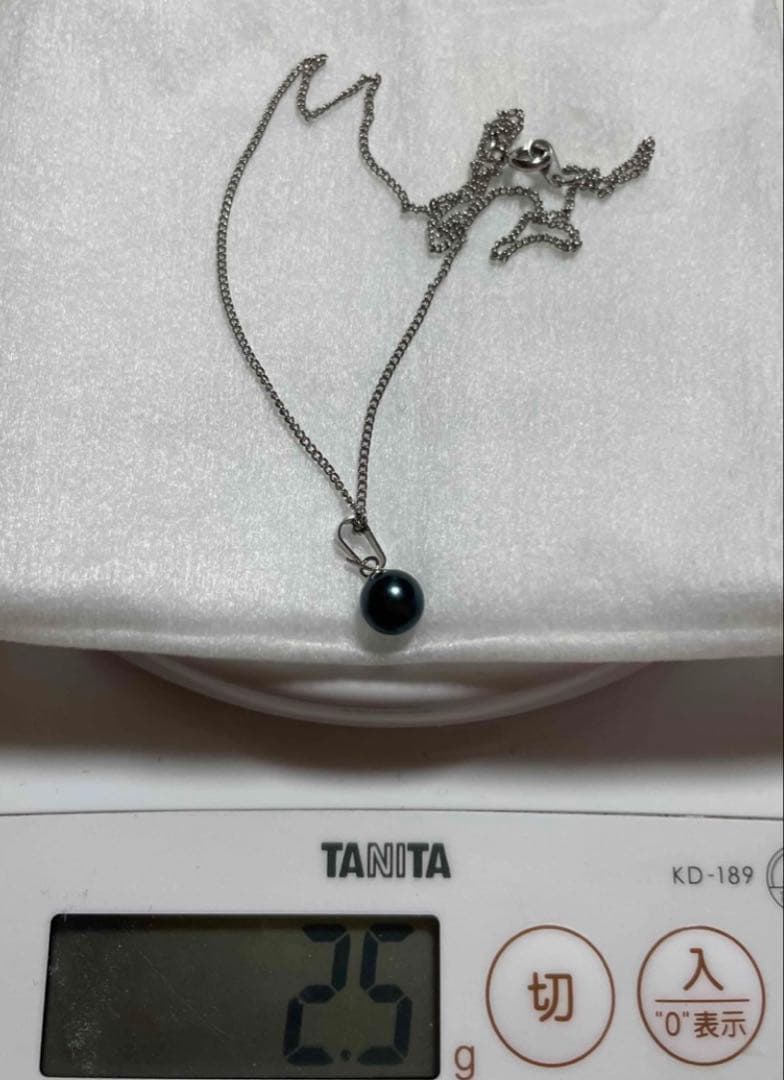 Simple modern black pearl pendant and necklace set with 6 mm pearl and 42 cm chain