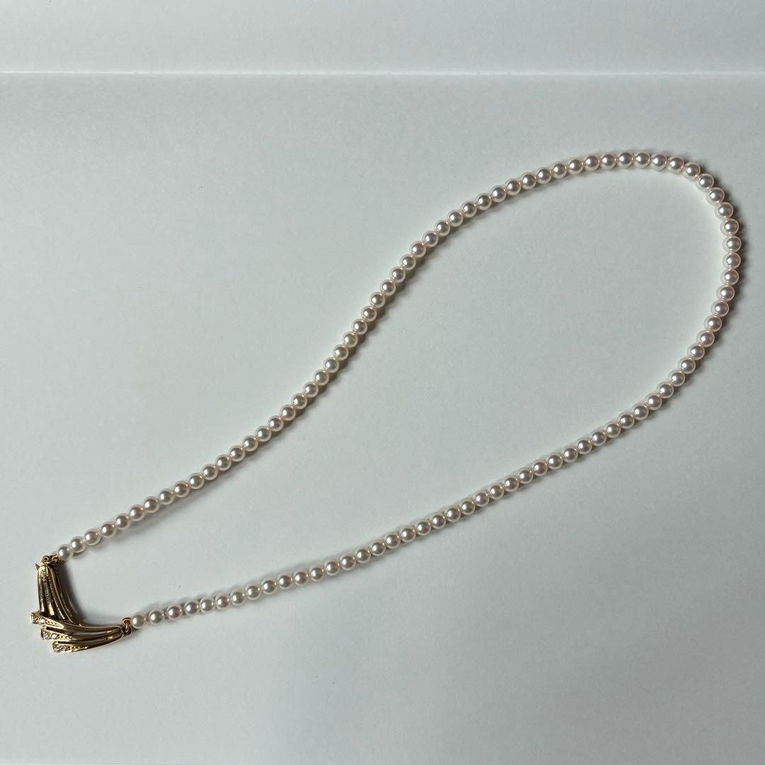MIKIMOTO Baby Pearl Necklace with 4.0-4.4mm Akoya pearls, 43cm length, K18 yellow gold clasp and diamond pendant