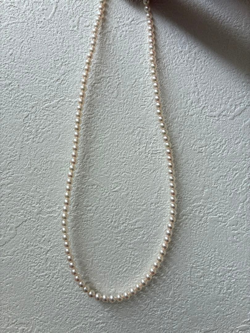 MIKIMOTO Baby Pearl Necklace with 4.0-4.4mm Akoya pearls, 43cm length, K18 yellow gold clasp and diamond pendant