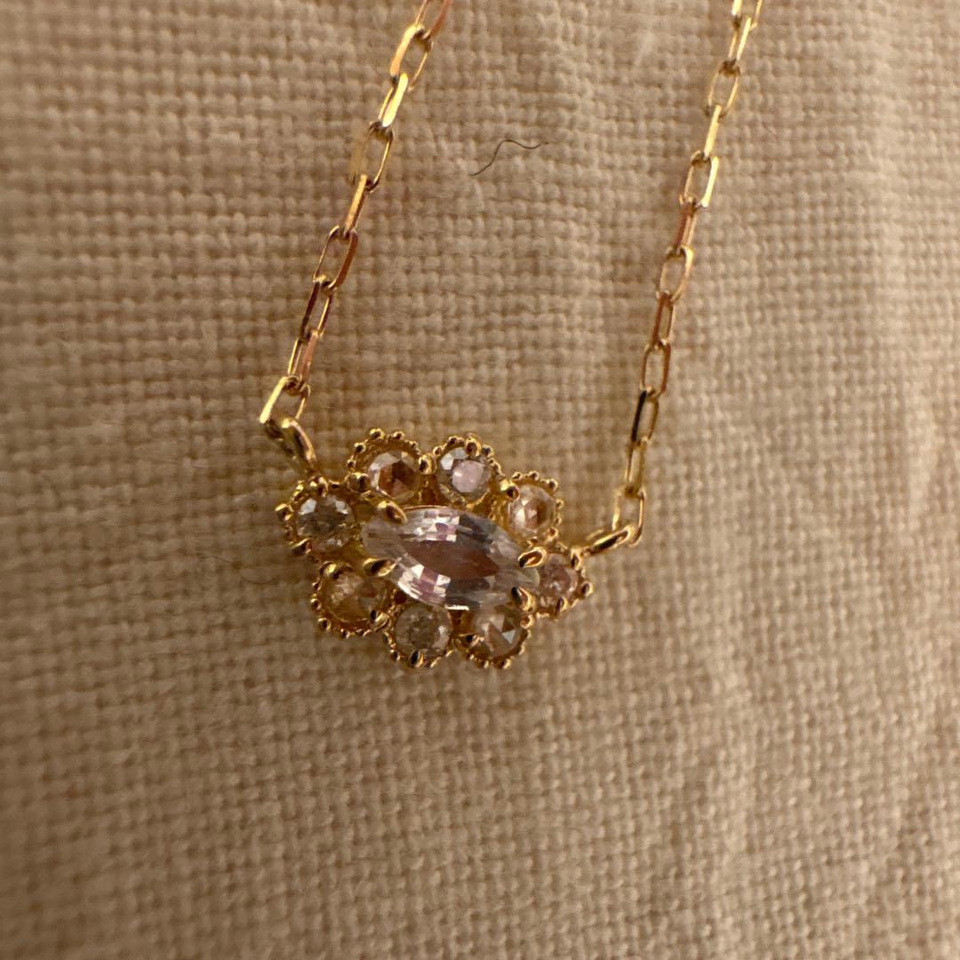 Agete K18 Limited Necklace with 18K yellow gold chain, diamond and white sapphire pendant