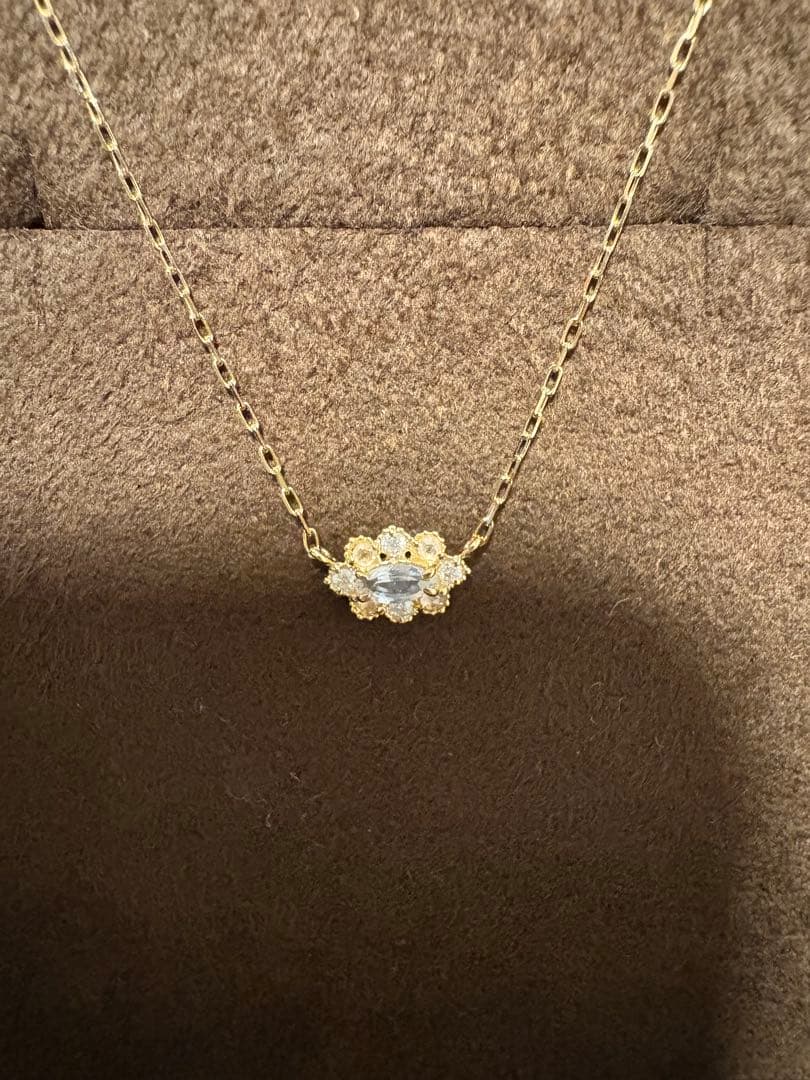 Agete K18 Limited Necklace with 18K yellow gold chain, diamond and white sapphire pendant