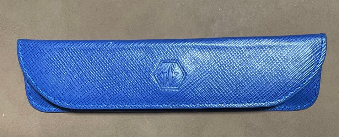 WATERMAN Fountain Pen measuring 11 cm with elegant design and smooth writing tip