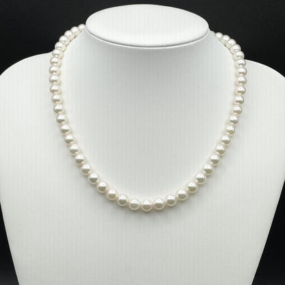 Akoya Pearl Hanadama necklace with white pearls sized 7-7.5mm and silver clasp