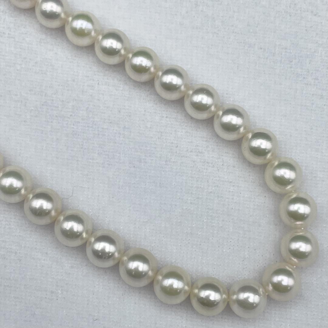Akoya Pearl Hanadama necklace with white pearls sized 7-7.5mm and silver clasp