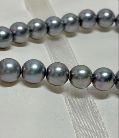 Akoya pearl necklace with 7.0-7.5mm pearls and 42cm length shown on white background