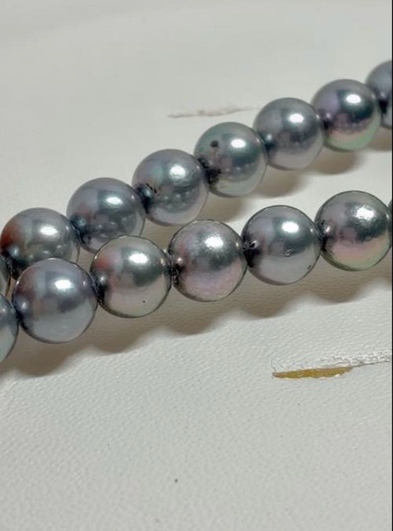 Akoya pearl necklace with 7.0-7.5mm pearls and 42cm length shown on white background