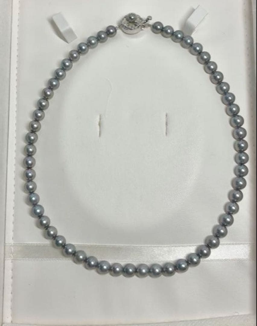 Akoya pearl necklace with 7.0-7.5mm pearls and 42cm length shown on white background