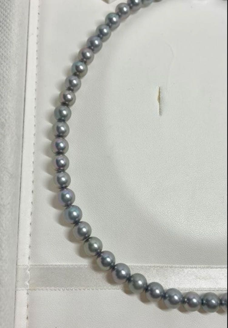 Akoya pearl necklace with 7.0-7.5mm pearls and 42cm length shown on white background