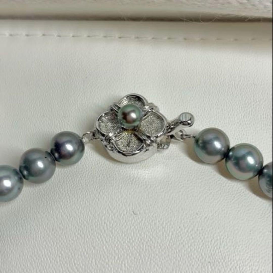 Akoya pearl necklace with 7.0-7.5mm pearls and 42cm length shown on white background