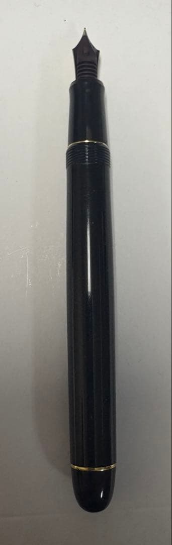PILOT CUSTOM74 fountain pen with 14K 585 fine nib and sleek black body, 14.2 cm long