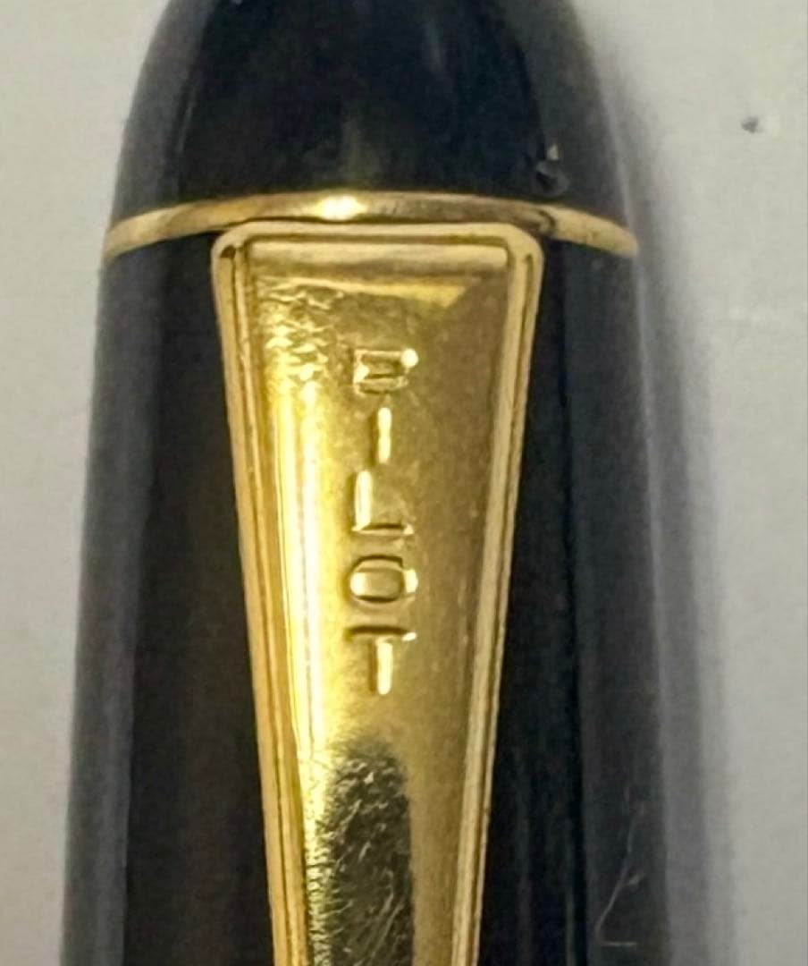 PILOT CUSTOM74 fountain pen with 14K 585 fine nib and sleek black body, 14.2 cm long