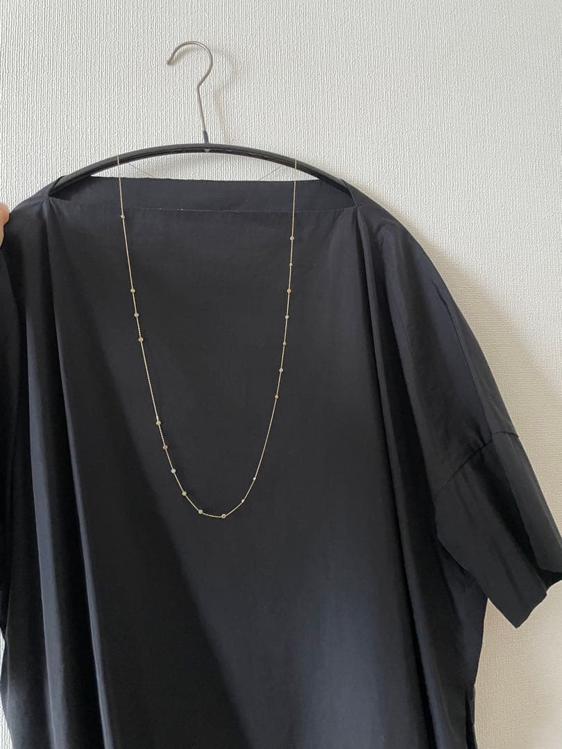 Agate Rare Dreamy long necklace with 19 opals on 10 carat gold adjustable chain