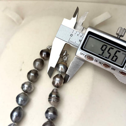 Aurora Interference Black Pearl Necklace with 13.5mm peacock pearls on a 47 cm chain