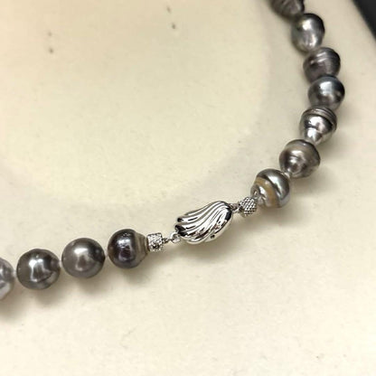 Aurora Interference Black Pearl Necklace with 13.5mm peacock pearls on a 47 cm chain