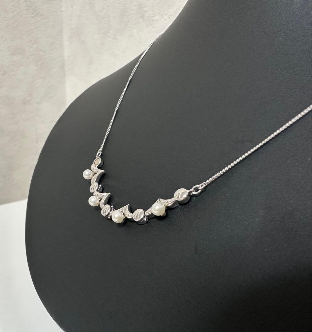 TASAKI Akoya baby pearl necklace with silver clover motif pendant and adjustable chain