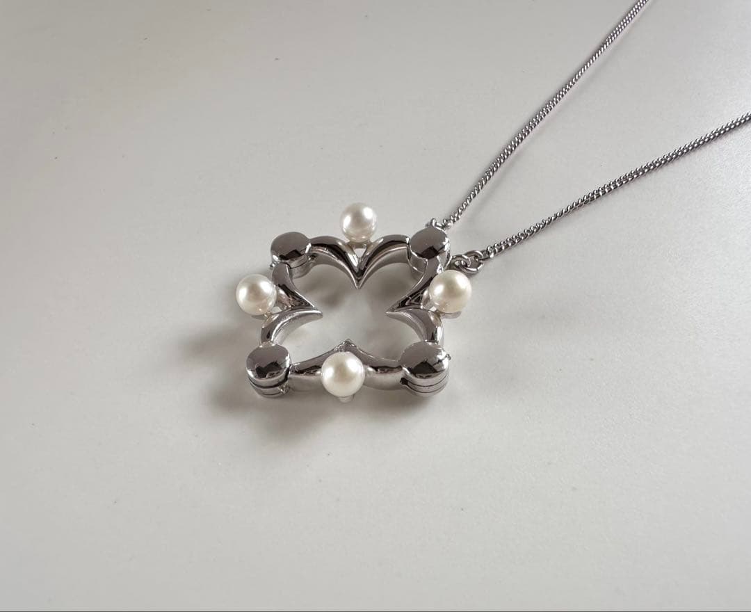 TASAKI Akoya baby pearl necklace with silver clover motif pendant and adjustable chain