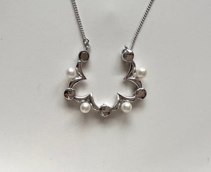 TASAKI Akoya baby pearl necklace with silver clover motif pendant and adjustable chain