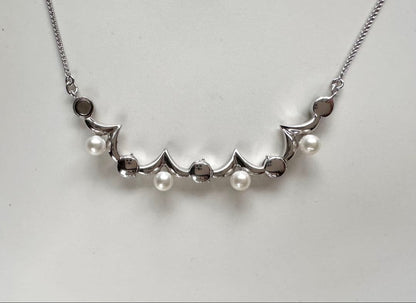 TASAKI Akoya baby pearl necklace with silver clover motif pendant and adjustable chain